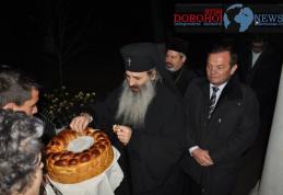 Dorohoi (VIDEO/FOTO): ÎPS Teofan întîmpinat cu colinde 