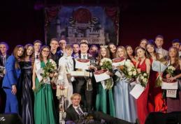 Regal pentru centenar – Liceul „Regina Maria” și-a ales regele și regina - FOTO