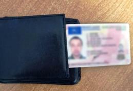 Permis de conducere uzat înlocuit cu unul falsificat