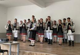 Școala Gimnazială nr 1 Corlăteni: Zâmbetul, Jocul, Veselia... îmi colorează Copilăria! - FOTO