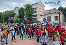 Invitație la un stil de viață sănătos. Parada micilor fotbaliști organizată la Dorohoi - FOTO