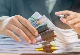 Cum se modifică Legea contabilităţii. Hârțogăraia financiar-contabilă nu mai trebuie păstrată 50 de ani
