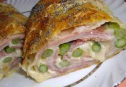 Ruladă cu sparanghel, brânză și prosciutto crudo