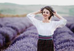 Dorohoianca Lorena Andrișan-Dupu a lansat o nouă melodie: „Plec, mămucă, de la tine” - VIDEO