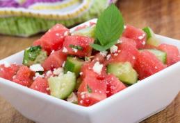 Salată de pepene și castravete