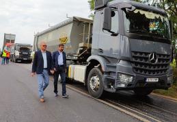 Au început lucrările de asfaltare pe DJ 296B Podeni – Ungureni - FOTO