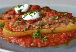 Dovlecei umpluți cu carne și verdeață