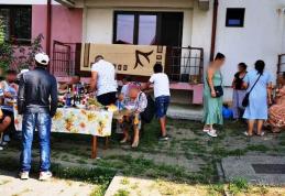 Amendat de jandarmi cu 1000 de lei pentru un picnic în fața blocului 