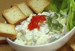 Salată de mere cu somon afumat