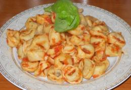 Ravioli cu roșii și busuioc