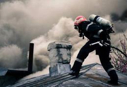 Patru persoane și-au pierdut viața în urma unor incendii generate de coșurile de fum defecte