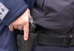 Botoșănean împușcat după ce a sărit cu drujba la polițiști