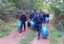 Jandarmii s-au alăturat Zilei de Curățenie Națională 2022 - FOTO