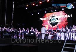 Evenimentul dedicat Zilelor Municipiului Dorohoi 2022 deschis cu entuziasm de talentați artiști locali