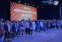 Toamna se numără rezultatele școlare. Olimpici și absolvenți ai examenelor naționale premiați de Primăria Dorohoi - FOTO 
