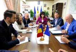 Lucrări ample angajate de drumari pe sectorul Dorohoi – Vârfu Câmpului – FOTO