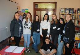 Donează o carte pentru a educa împreună - Voluntari pentru Educație