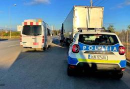 Microbuzele școlare și transportul de persoane controlate în trafic de către polițiști botoșăneni – FOTO