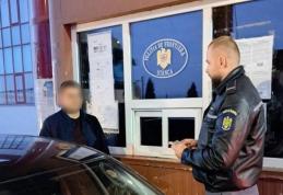 Dorea să ajungă în Franţa cu paşaportul consăteanului şi s-a ales cu dosar penal
