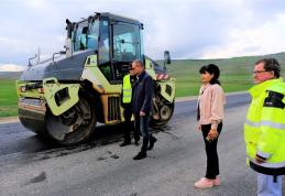 Asfalt pe întreaga lungime a Drumului Strategic - FOTO