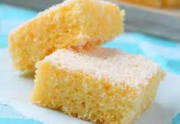 Prăjitură cu iaurt și fulgi de cocos