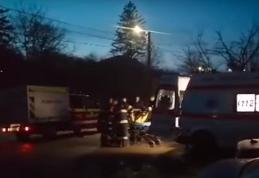 Bărbat din Dorohoi în stare gravă ajutat de pompieri să ajungă la spital 