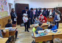 Moș Crăciun a adus daruri și la Grădinița cu Program Normal Nr. 1 Broscăuți - FOTO