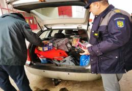 Materiale pirotehnice descoperite la controlul de frontieră - FOTO