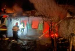 Au rămas fără casă în prima zi de Crăciun. Dramă pentru o familie cu cinci copii și bunica lor - FOTO