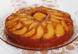 Tort cu mere caramelizate