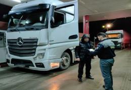 Camion fără drept de circulație pe drumurile publice, descoperit în trafic de polițiștii de frontieră