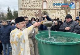 Bobotează 2023: Sute de credincioși din Dorohoi au primit agheasma mare - FOTO
