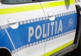 Tânăr cercetat după ce nu a oprit la semnalul polițiștilor și apoi s-a ascuns în portbagaj