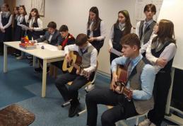 Mica Unire sărbătorită de elevii Școlii Cornerstone - FOTO