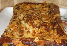 Chec cu miere și migdale crocante