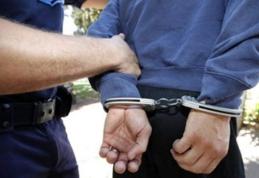 Botoșănean reținut de polițiști. Promitea mașini, lua banii clienților și „uita” să le mai aducă