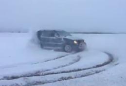 Conducători auto sancționați pentru drifturi făcute în parcările unor supermarketuri din Dorohoi