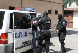 Patru tineri reținuți pentru trafic de minori și trafic de persoane