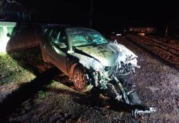 Accident pe un drum din județ! O mașină a fost grav avariată iar șoferul a ajuns la spital - FOTO