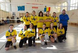 Echipa de fete a Școlii Gimnaziale Nr. 1 Dumeni, prezentă la etapa județeană de volei feminin - FOTO