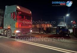 Accident în Dealu Mare, Dorohoi! Femeie ajunsă la spital după impactul dintre o mașină și un TIR - FOTO