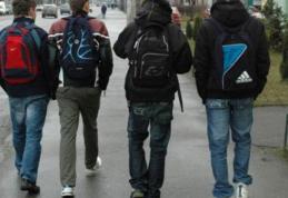 Razie în jurul școlilor! Polițiștii i-au urma chiulangiilor