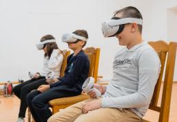 „Muzeul, de pe uliță în școală” - Cu ochelarii VR la școlile de la sat