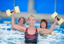 Sport pentru dorohoieni – ore de înot și gimnastică în apă. Vezi detalii!