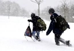 Toate școlile din județul Botoșani vor fi închise joi, 6 aprilie 2023, din cauza zăpezii!