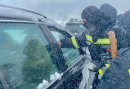 Șofer recalcitrant încătușat și dus la poliție după ce a forțat un filtru rutier