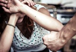 Doi bărbați reținuți pentru violență în familie