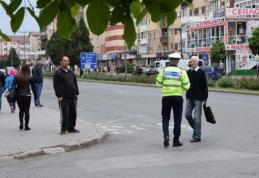 Aproximativ 30 de pietoni sancționați pentru abateri de la regulile de circulație