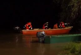 Tragedie! O barcă cu 12 oameni s-a răsturnat în râul Mureș. Un copil a murit, iar alte patru persoane sunt date dispărute