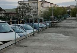 Primim la redacție – Balustradă degradată care a devenit un pericol pentru copii - FOTO